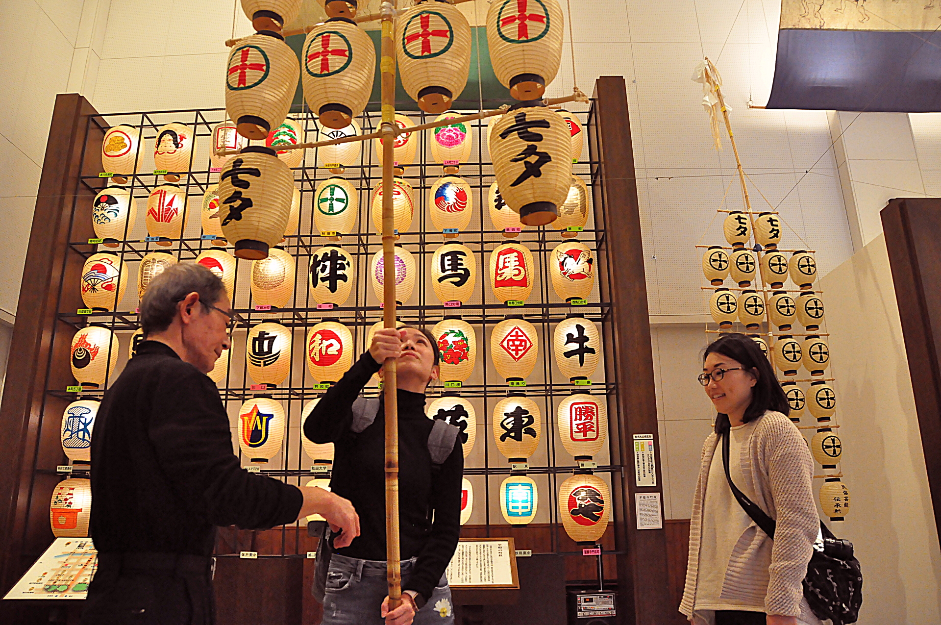 写真：伝統の神業「竿燈」修業3