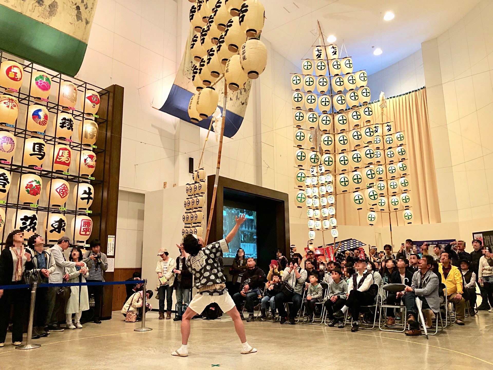 写真：伝統の神業「竿燈」修業1