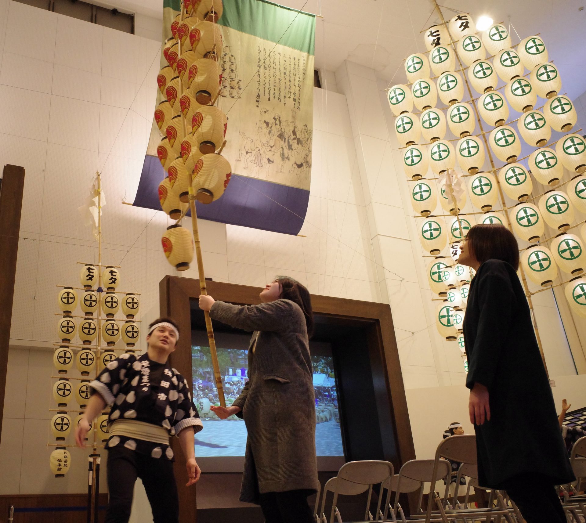 写真：伝統の神業「竿燈」修業4